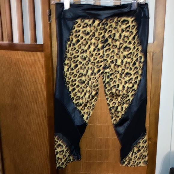 Zumba‎ capris - Picture 1 of 8